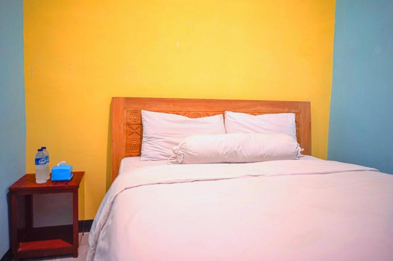 Roomz Budget Residence Semarang Bagian luar foto
